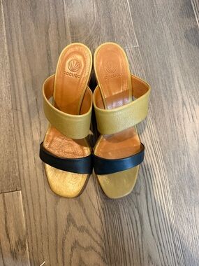 COCLICO Yellow and Black Double-Strap Slide Heels